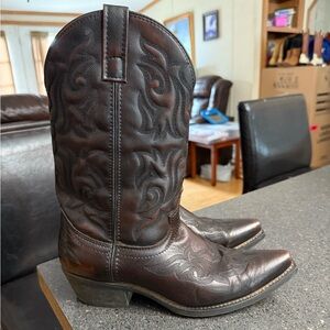 Laredo Burnt Apple Brown Leather Snip Toe Western Cowboy Boots size 9D Mens.